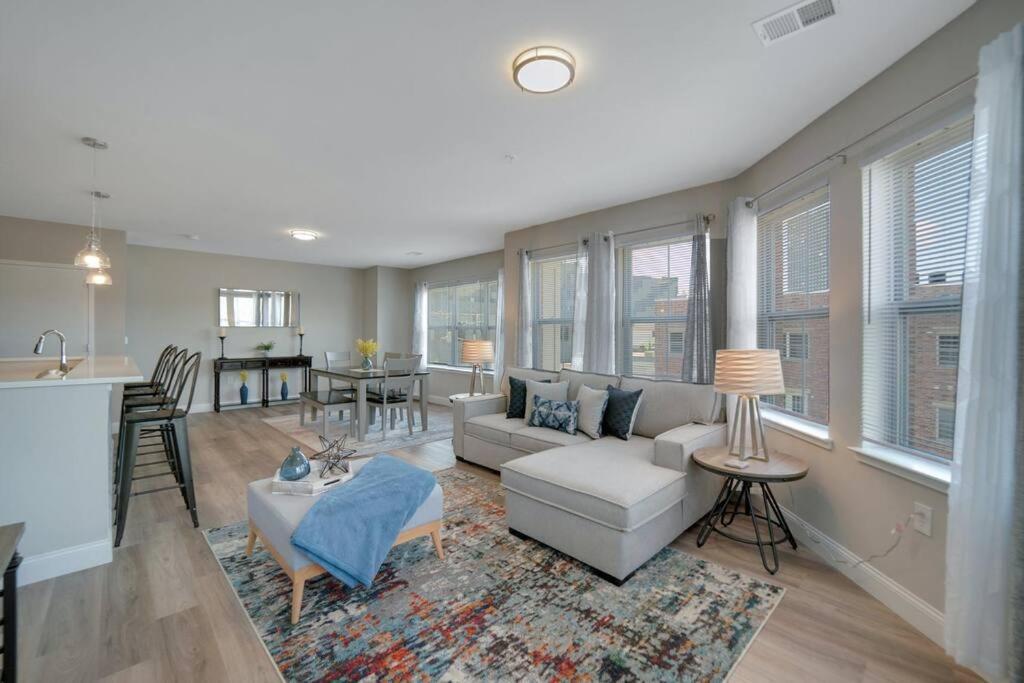 Beautiful 2Br Apt/Ewr Airport/King /Free Parking Newark Zewnętrze zdjęcie
