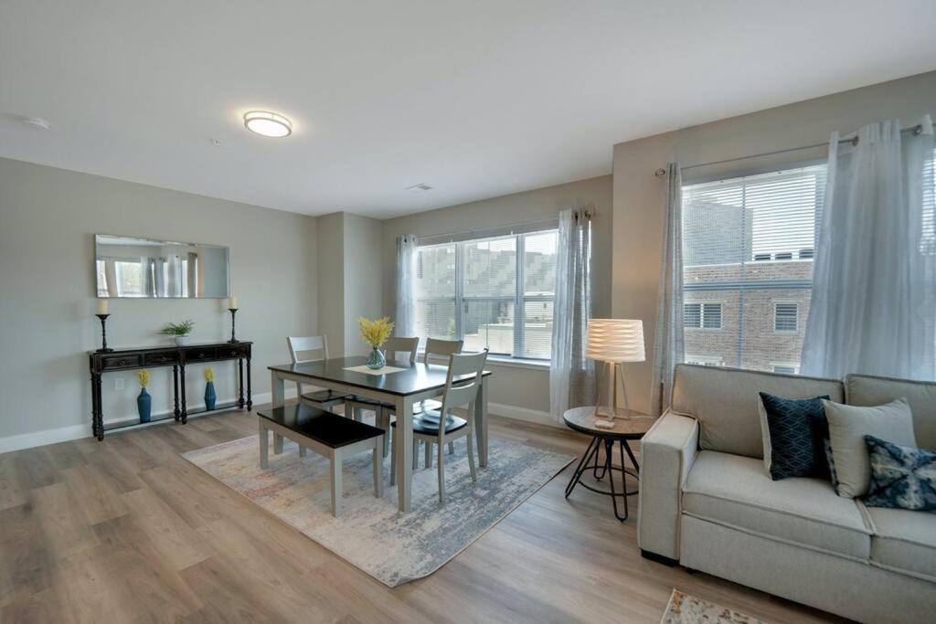 Beautiful 2Br Apt/Ewr Airport/King /Free Parking Newark Zewnętrze zdjęcie