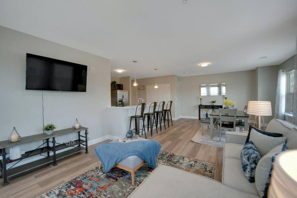 Beautiful 2Br Apt/Ewr Airport/King /Free Parking Newark Zewnętrze zdjęcie
