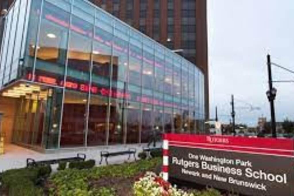 Beautiful 2Br Apt/Ewr Airport/King /Free Parking Newark Zewnętrze zdjęcie