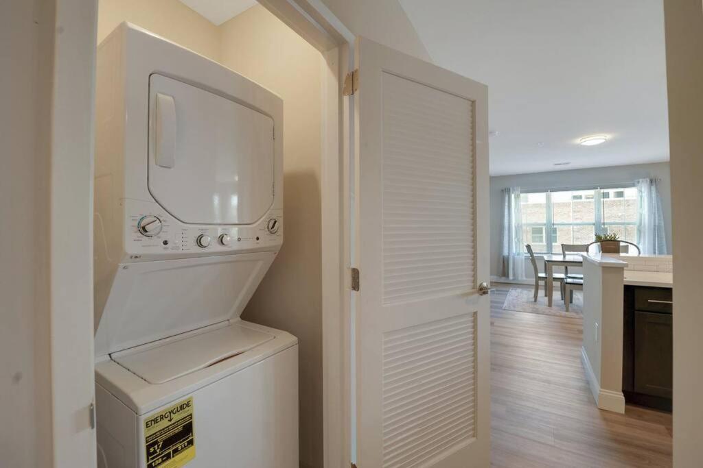 Beautiful 2Br Apt/Ewr Airport/King /Free Parking Newark Zewnętrze zdjęcie